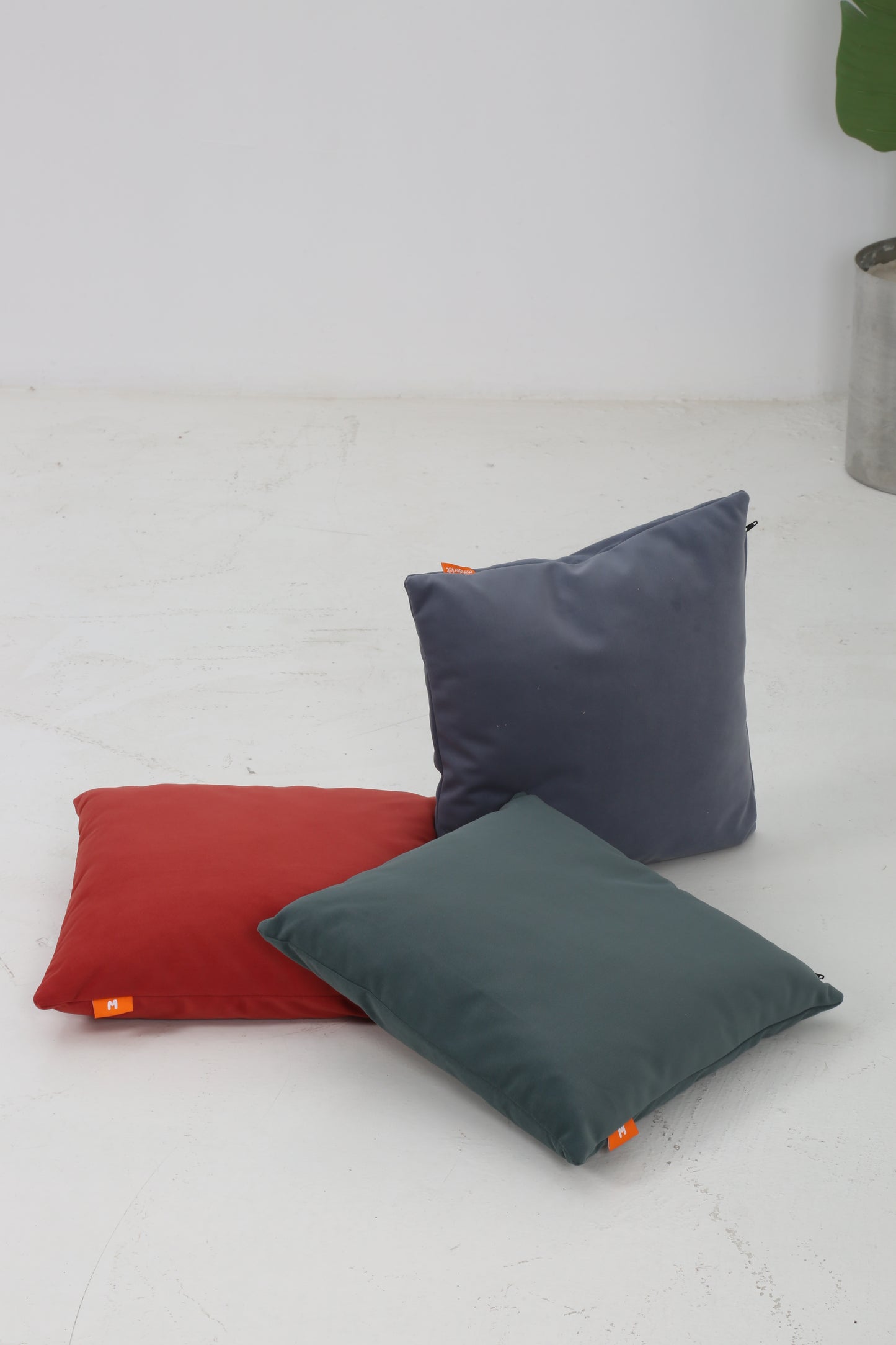 Premium Kumaş Boncuk Silikon ve Kırpık Sünger Kare Minder Dörtlü Set 40 cm